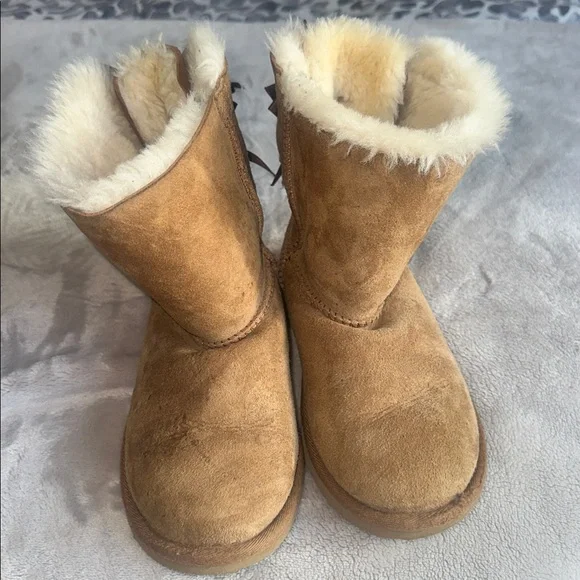 Youth/Kids Ugg Bailey Bow II Boot - Picture 1 of 10